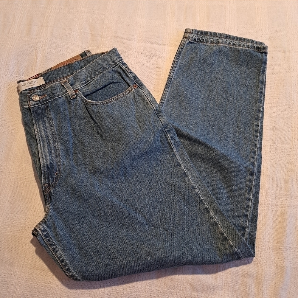 Levi's men's size 44 x 32 550 style relaxed fit, some 505 tags error jeans, new